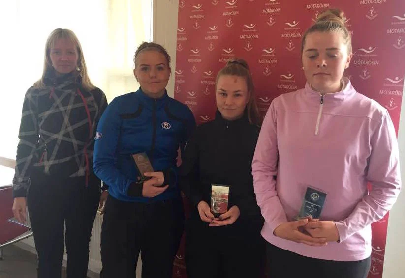 - Golfsamband Íslands Guðrún Hólmsteinsdóttir frá Íslandsbanka, Eva Karen Björnsdóttir, Ólöf María Einarsdóttir og Arna Rún Kristjánsdóttir.