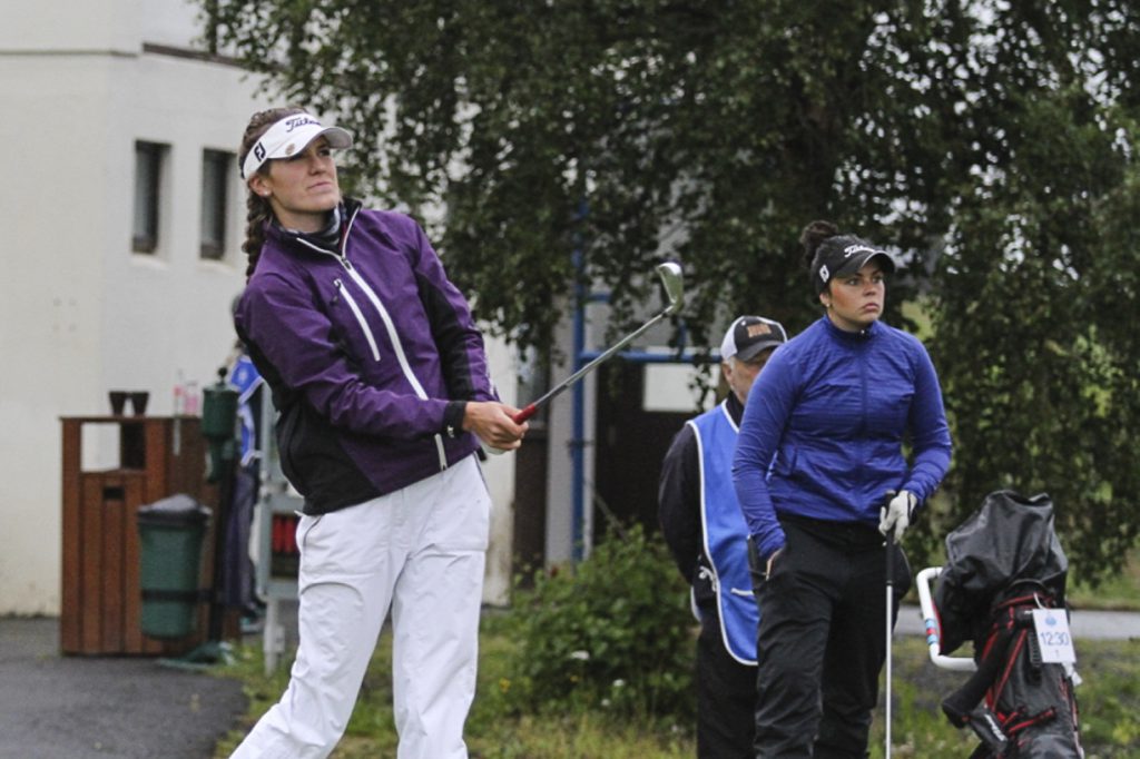 Ólafía Þórunn Kristinsdóttir slær hér á 10. teig. Mynd/seth@golf.is