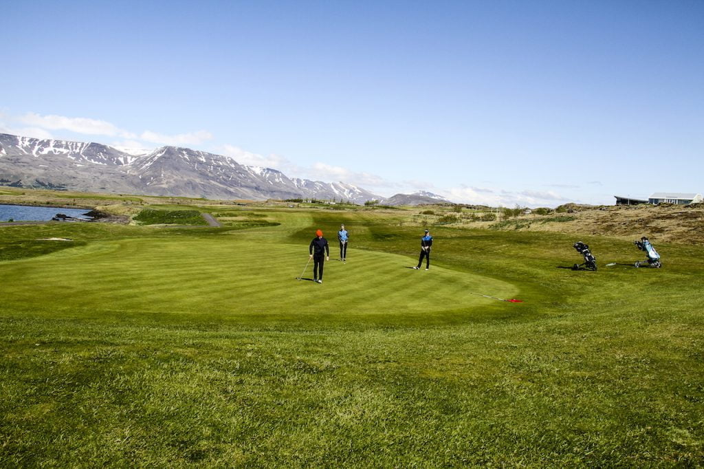 Björn Óskar, Aron Snær og Fannar Ingi á 4. flöt. Mynd/seth@golf.