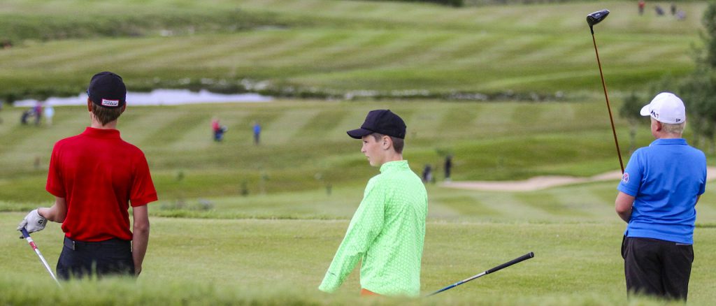 Jóhannes Sturluson undirbýr teighögg á 14. í Leirdalnum. Mynd/seth@golf.is 