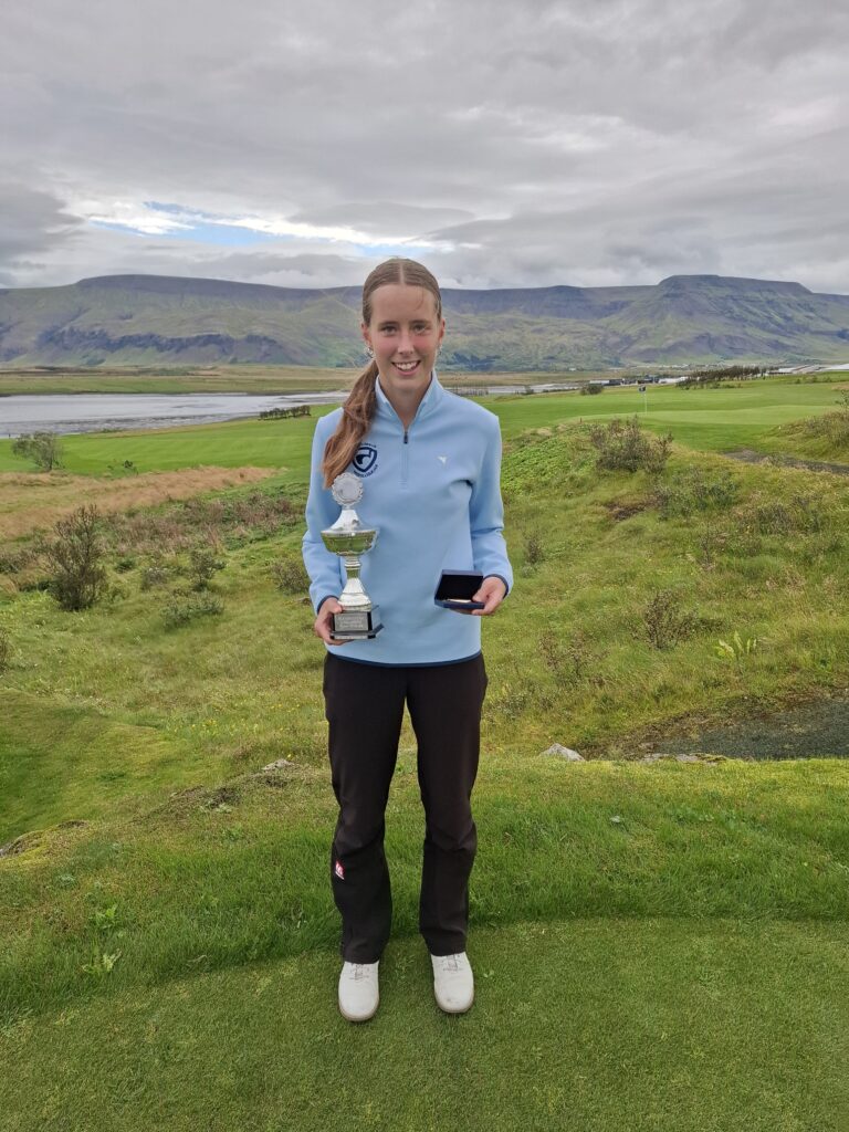 Eva Kristinsdóttir er Íslandsmeistari í holukeppni 2025 í stúlknaflokki 17-18 ára