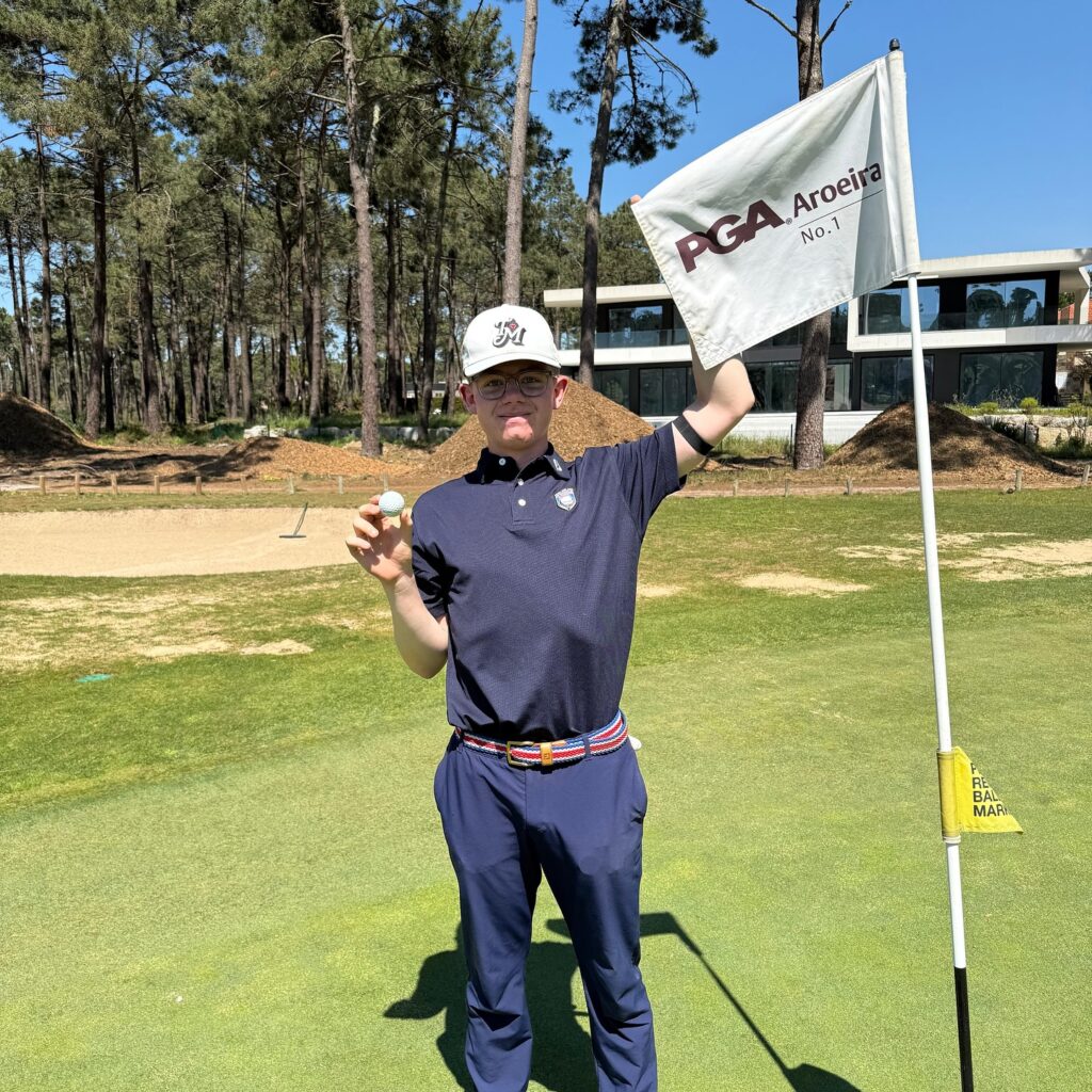 Óliver fór holu í höggi á alþjóðlegu móti