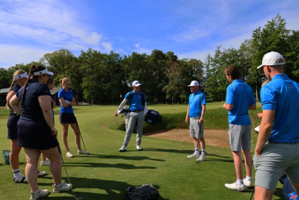 Svipmyndir úr vel heppnaðri æfingaferð íslensku landsliðanna til Woodhall Spa, Englandi⛳Þaðan héldu liðin til Írlands, Ungverjalands, Frakklands og lengra inn í England, þar sem þau leika í Evrópumótum landsliða. Mótin hefjast í dag og munum við fylgjast með gengi okkar kylfinga á miðlum GSÍ🎉